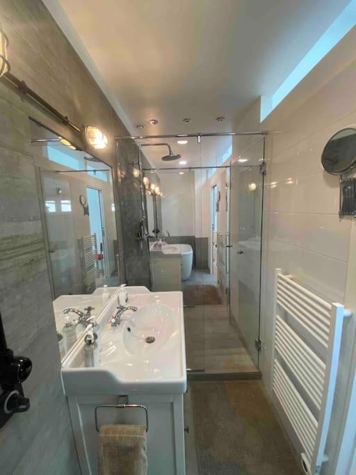 Rare ! Loft Atypique Centre-Ville Parking Jardin Reims Luaran gambar